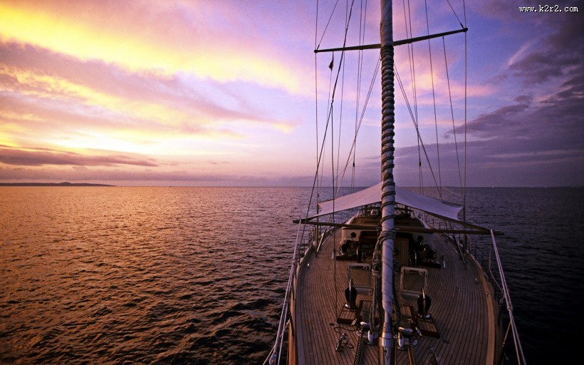 大海与帆船图片