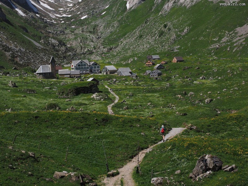 山上的小屋图片