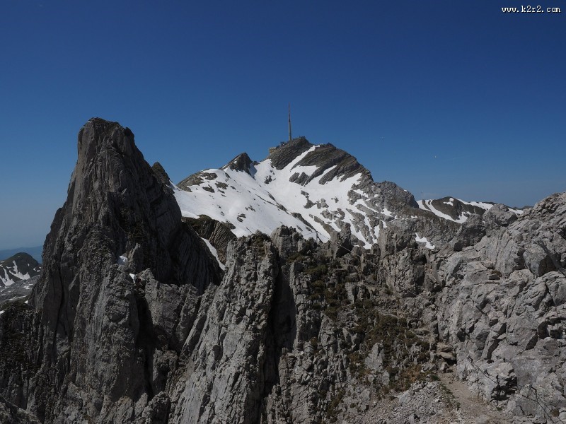 阿尔卑斯山徒步登山图片