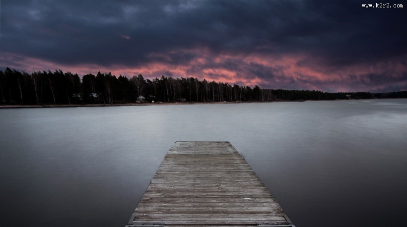 湖中的木桥图片