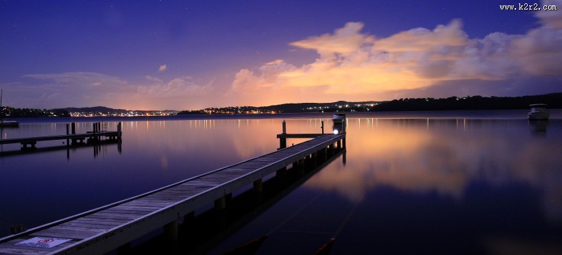 湖中的木桥图片