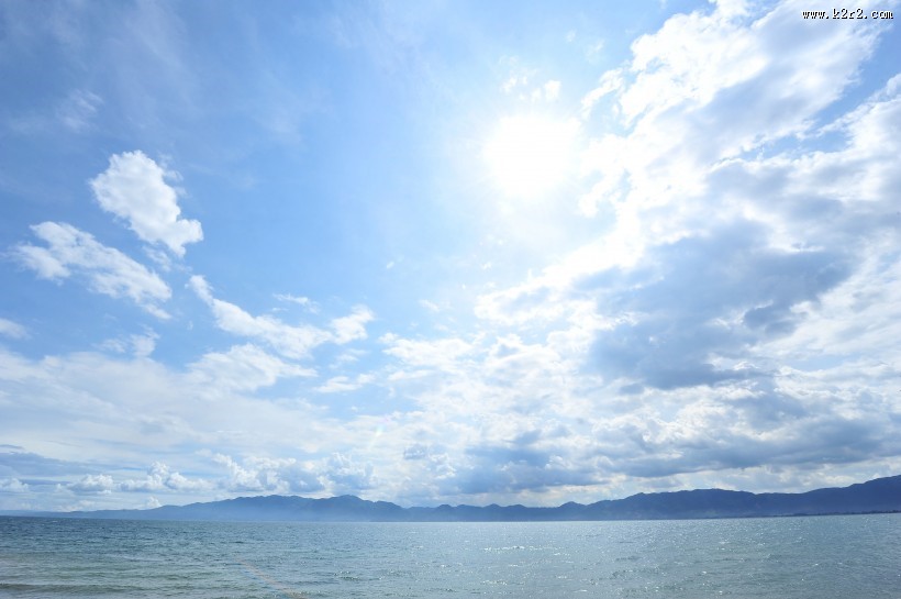 蓝天白云阳光图片