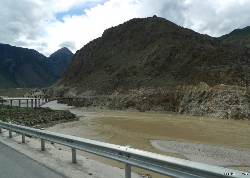 雅鲁藏布江风景图片大全