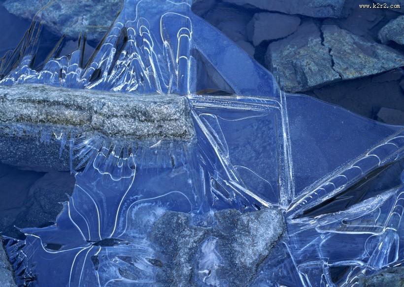 冬季树木河流风景图片