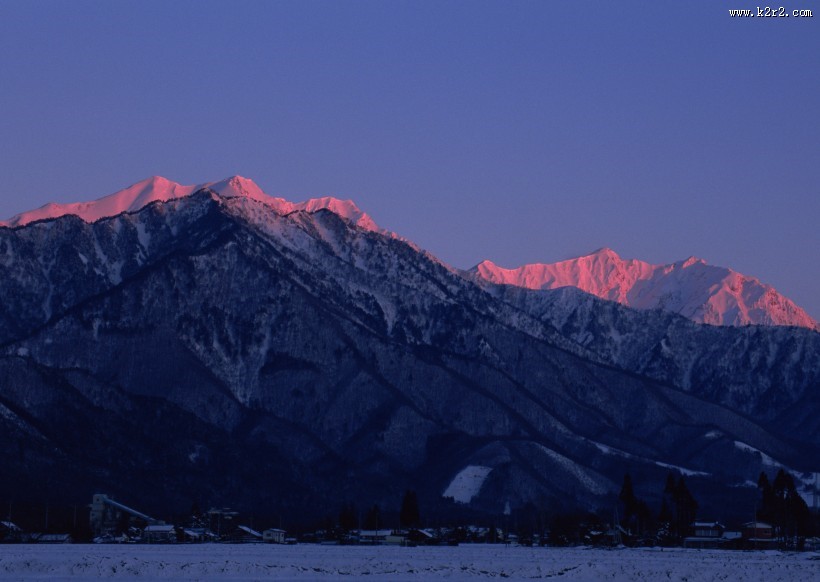 冬季树木河流风景图片