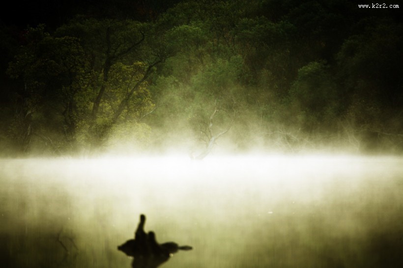 云雾缭绕风景图片