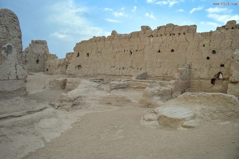 新疆吐鲁番高昌故城自然风景图片