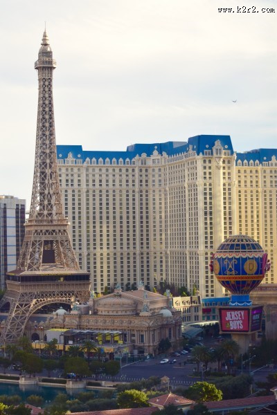 法国巴黎埃菲尔铁塔图片