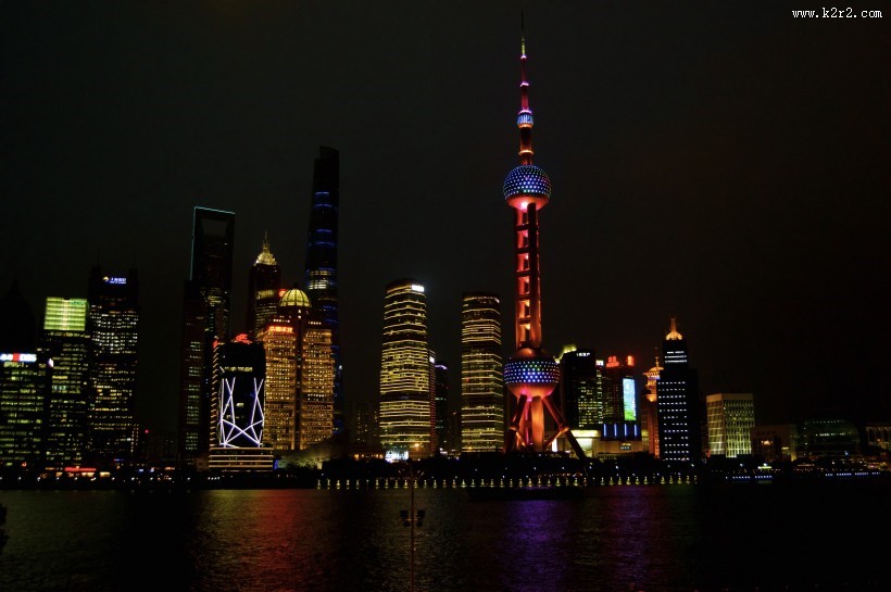 夜晚的上海东方明珠广播电视塔图片大全