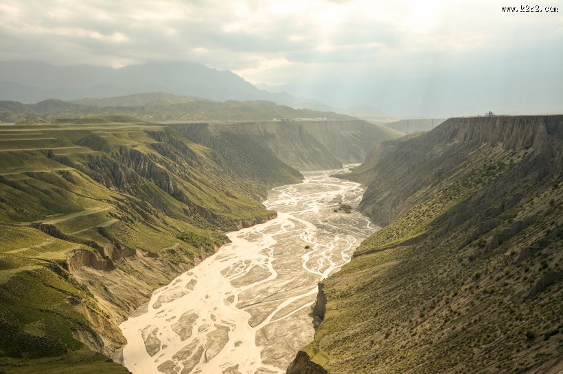 新疆乌苏大峡谷风景图片