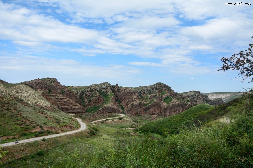 新疆乌苏大峡谷风景图片