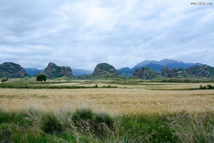 新疆乌苏大峡谷风景图片