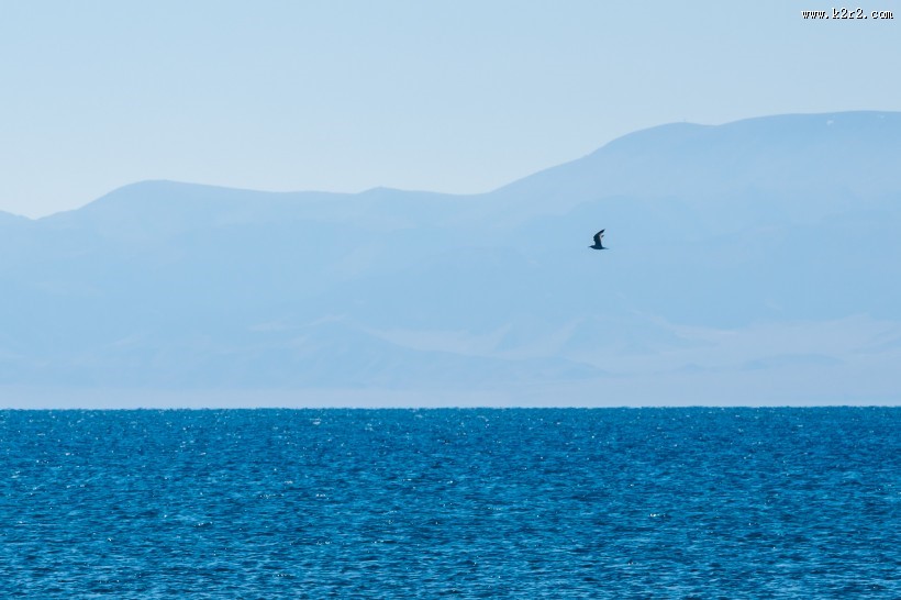 新疆美丽的仙境赛里木湖风景图片