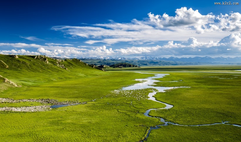 夕阳下的巴音布鲁克草原风景图片