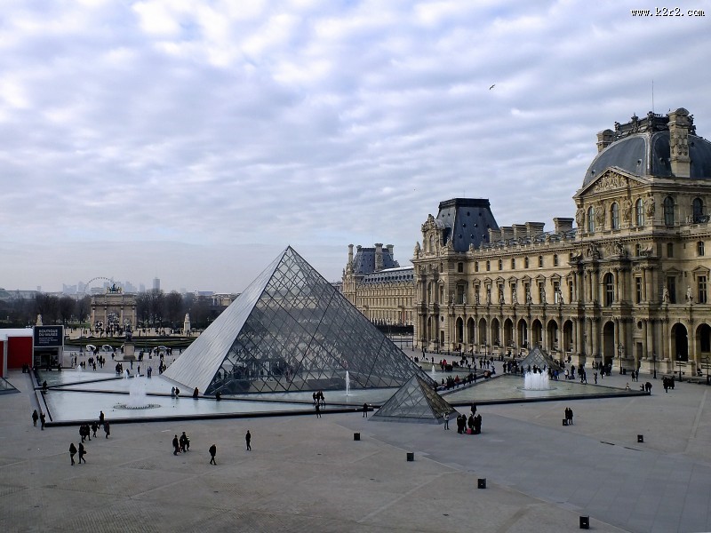 法国巴黎卢浮宫图片