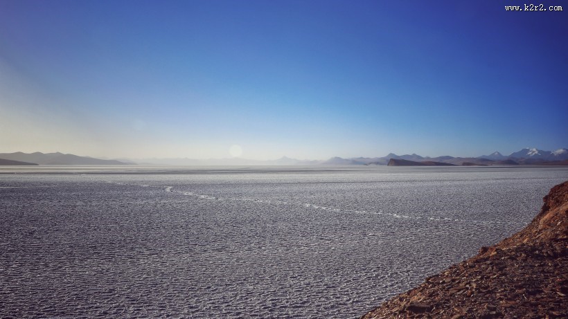 西藏冬日少女湖普姆雍措风景图片