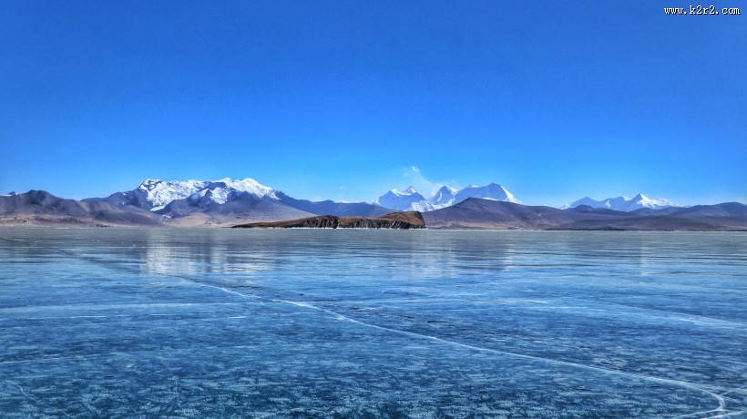 西藏冬日少女湖普姆雍措风景图片