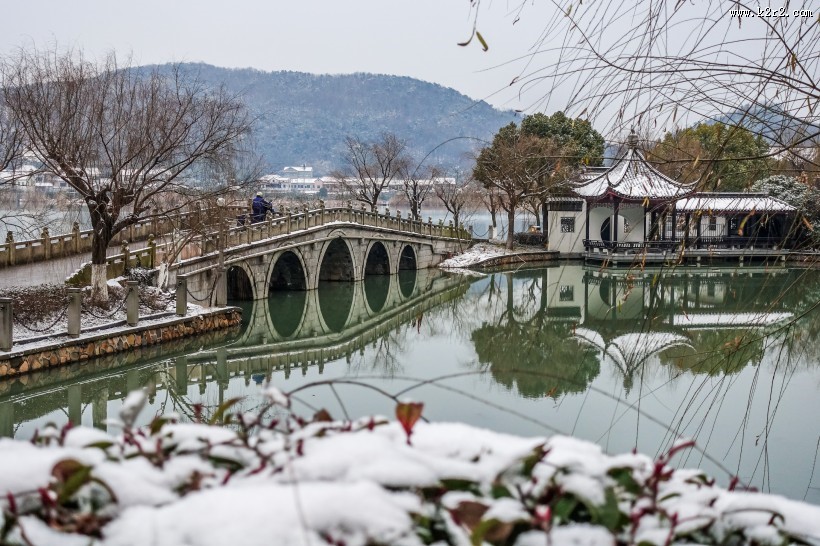 浙江海宁盐官古城雪景图片