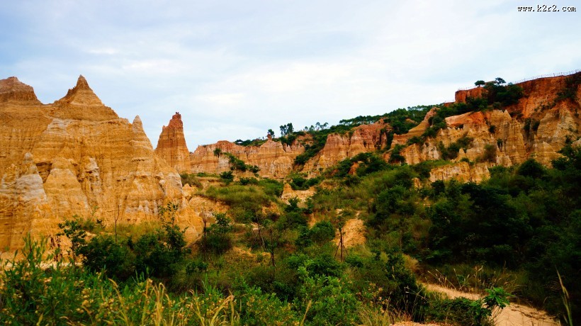 云南元谋浪巴铺土林风景图片