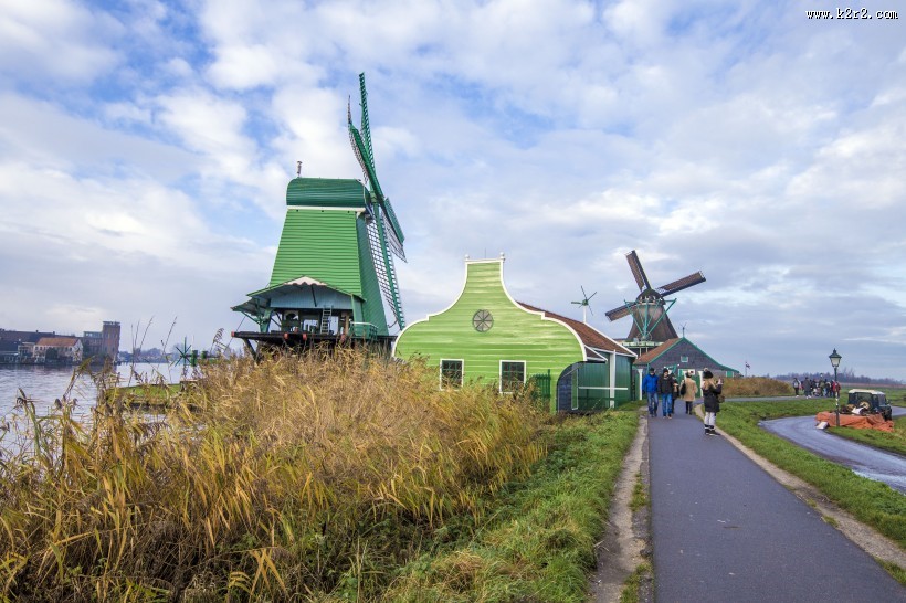 荷兰桑斯安斯的风车风景图片大全