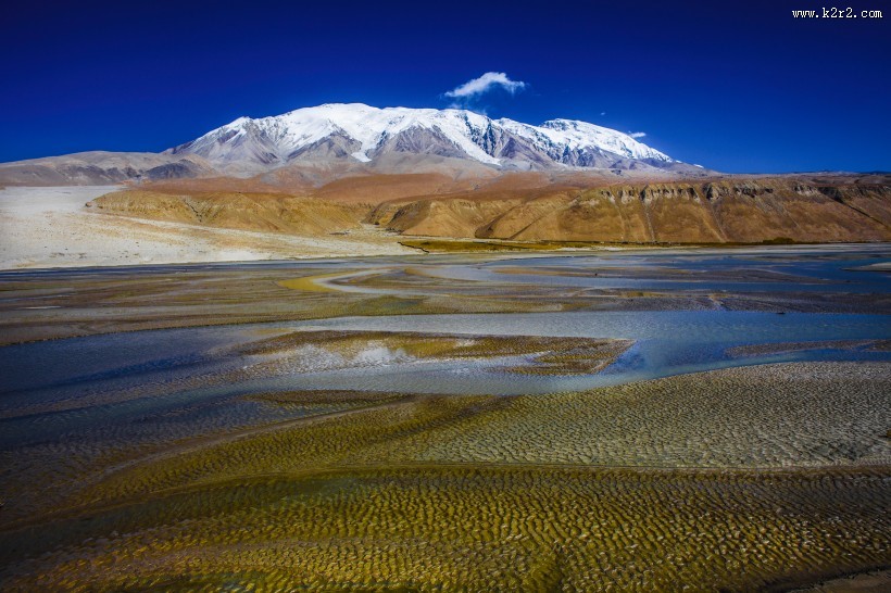 新疆慕士塔格峰风景图片
