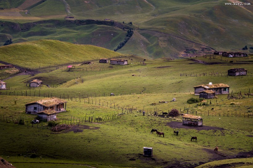 新疆伊利琼库什台风景图片