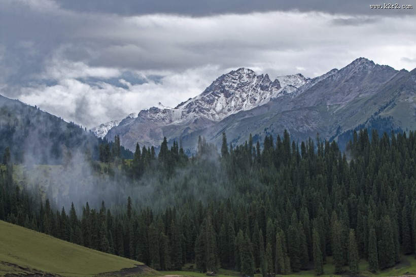新疆伊利琼库什台风景图片