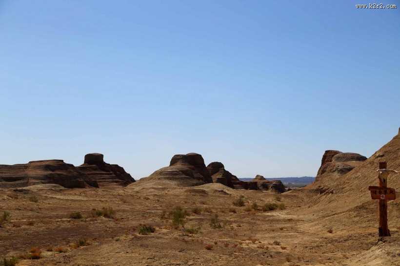 新疆魔鬼城风景图片