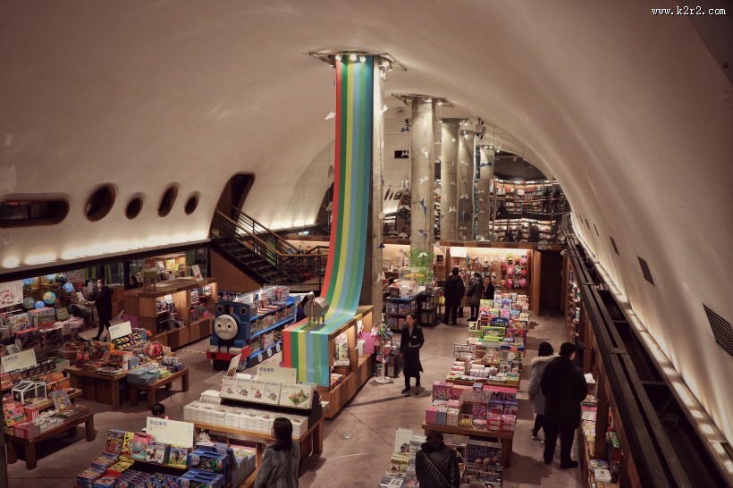 四川成都太古里方所书店内部陈设风景图片