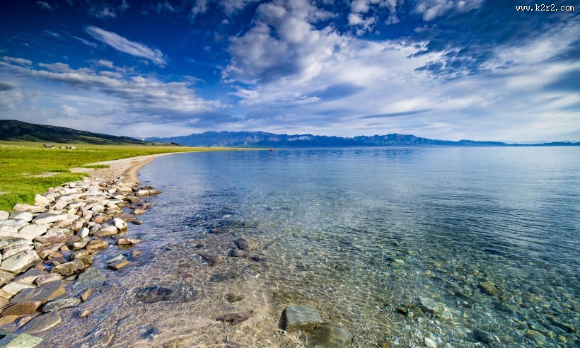 新疆赛里木湖风景图片