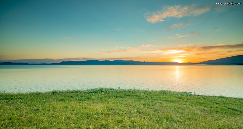新疆赛里木湖风景图片