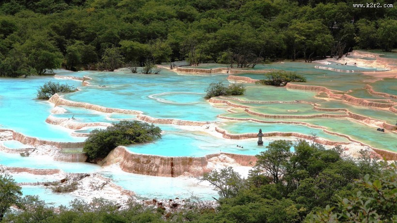 四川黄龙迎宾彩池图片大全