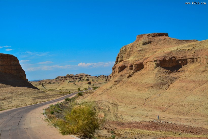 新疆克拉玛依魔鬼城风景图片