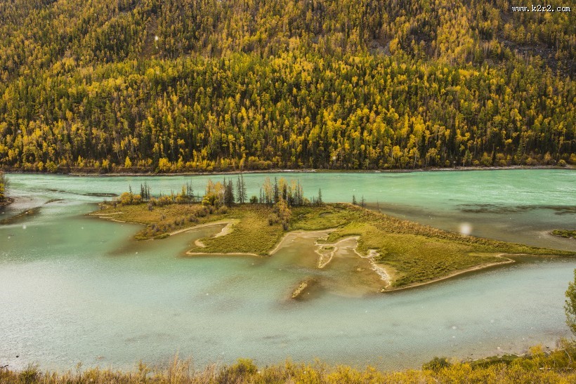 新疆喀纳斯秋天风景图片