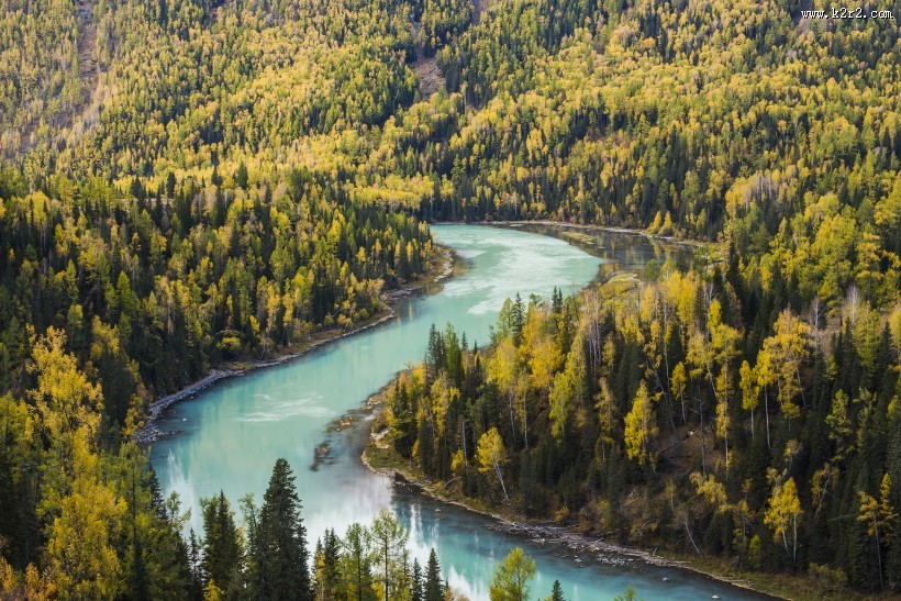 新疆喀纳斯秋天风景图片