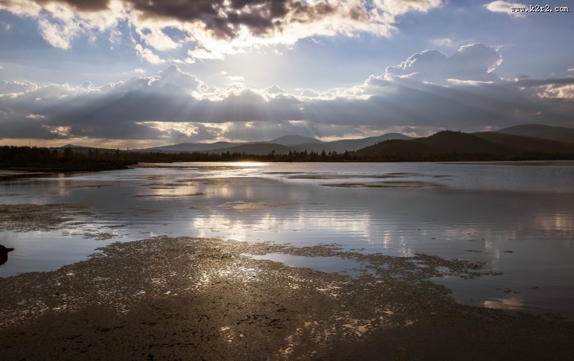内蒙古阿尔山杜鹃湖风景图片