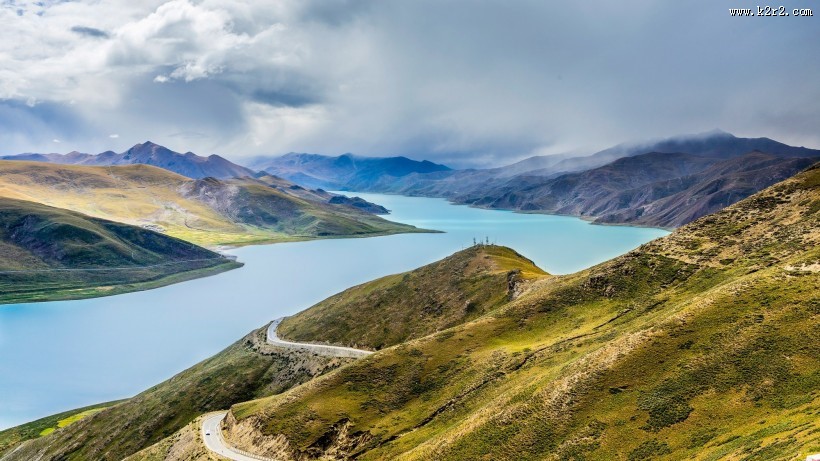 西藏羊卓雍错风景图片