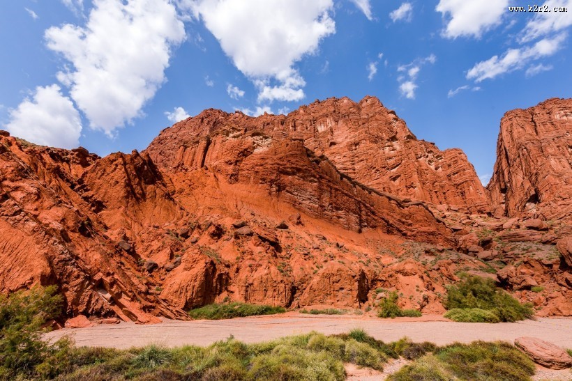 新疆天山大峡谷风景图片