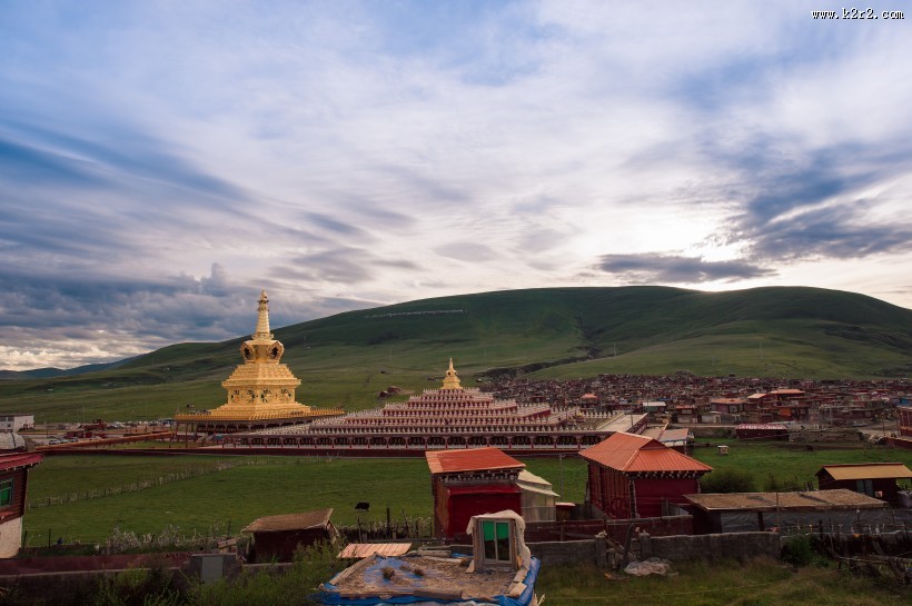 四川亚青寺风景图片