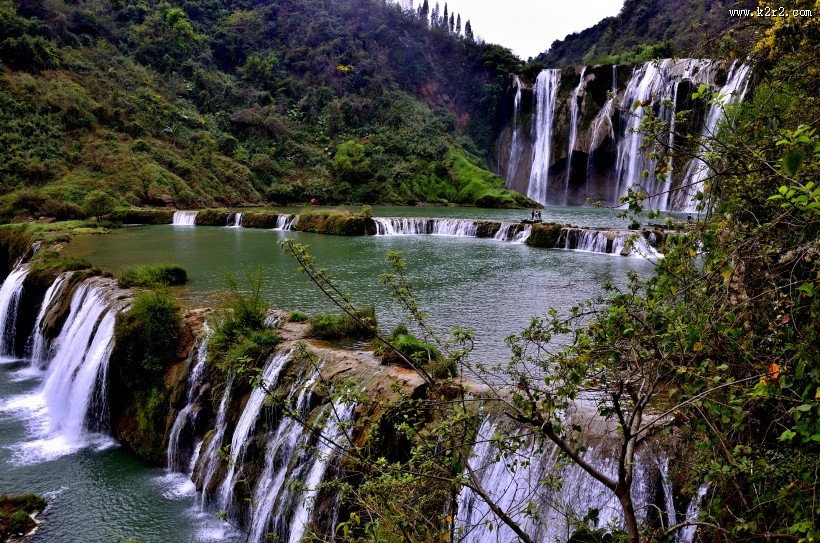 云南九龙瀑布风景图片