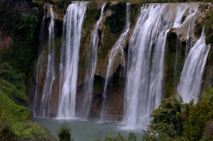 云南九龙瀑布风景图片