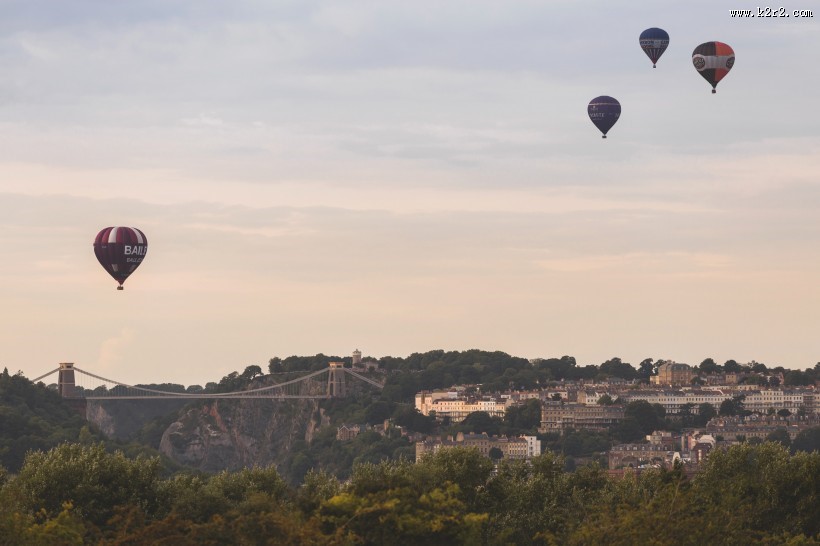 飞上天的热气球图片大全