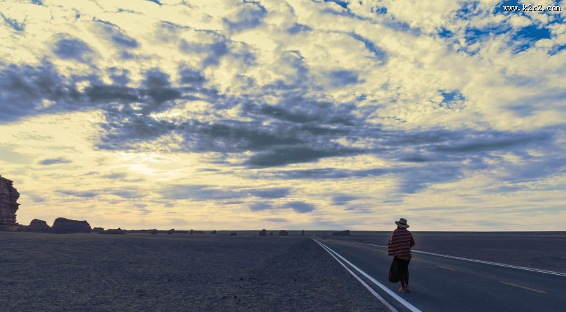 甘肃玉门关雅丹魔鬼城风景图片大全