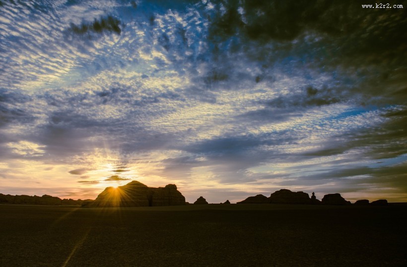 甘肃玉门关雅丹魔鬼城风景图片
