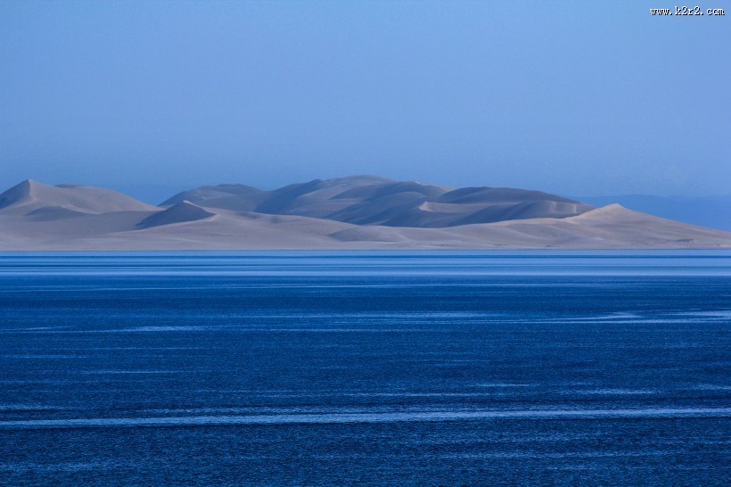 淡雅娴静的青海湖图片