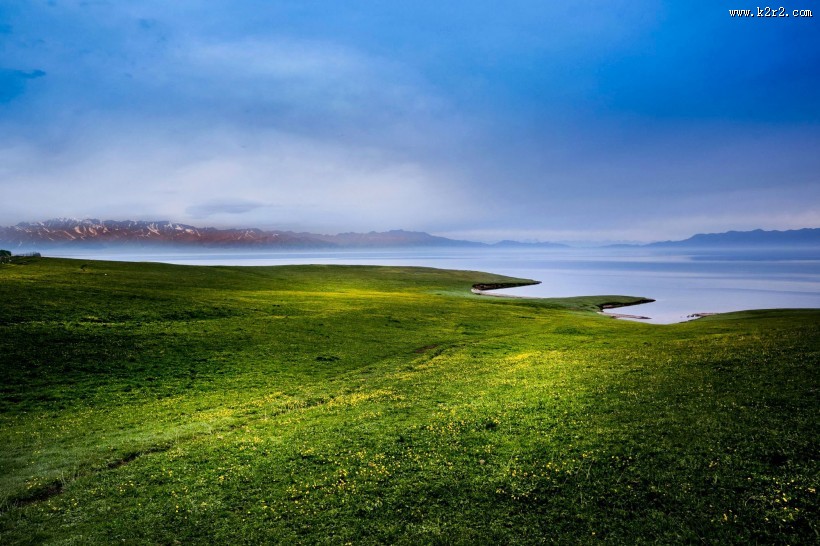 新疆赛里木湖晨曦风景图片大全