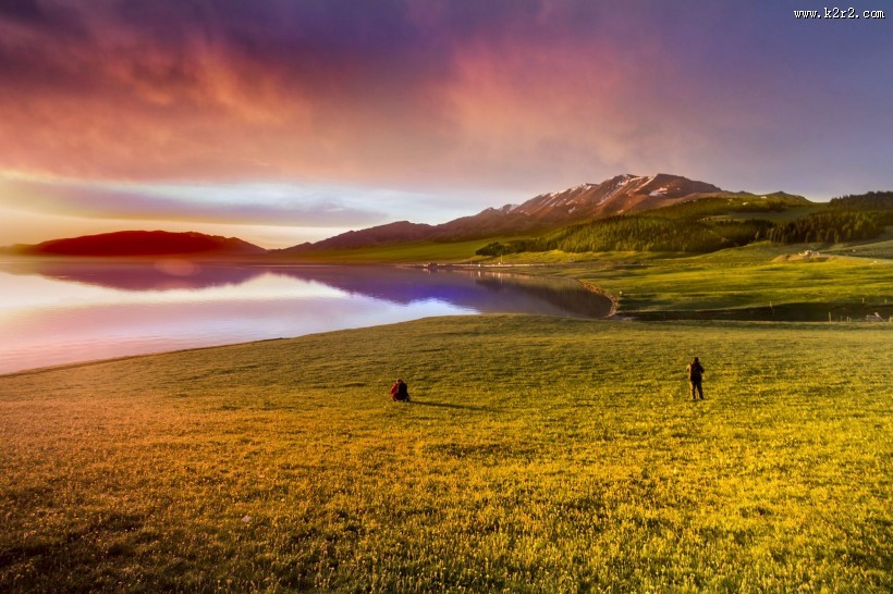 新疆赛里木湖晨曦风景图片大全