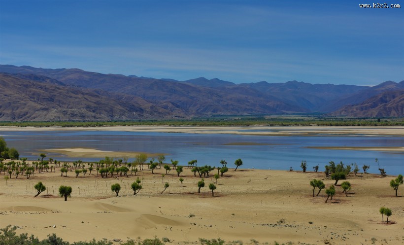 西藏雅鲁藏布江风景图片