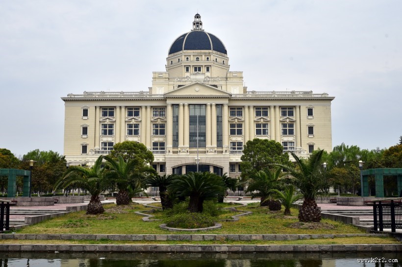 上海外国语大学风景图片