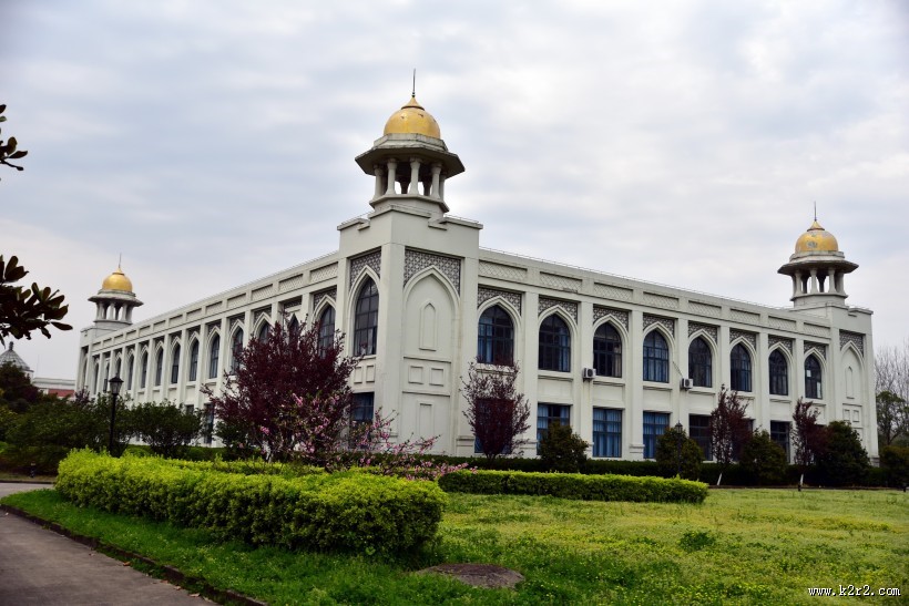 上海外国语大学风景图片